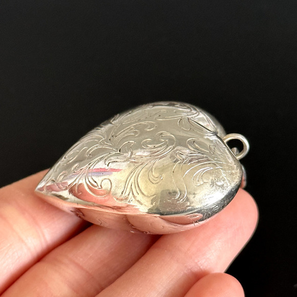 Vintage 925 Sterling Silver Large Puffy Heart Floral Scroll Etched Pendant - Picture 8 of 10